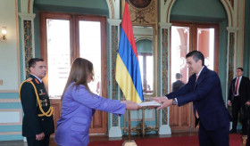 Պարագվայի Հանրապետությունում համատեղության կարգով ՀՀ արտակարգ և լիազոր դեսպան Մարիամ Գևորգյանն իր հավատարմագրերն է հանձնել Պարագվայի Հանրապետության նախագահ Սանտիագո Պենյա Պալասիոսին: